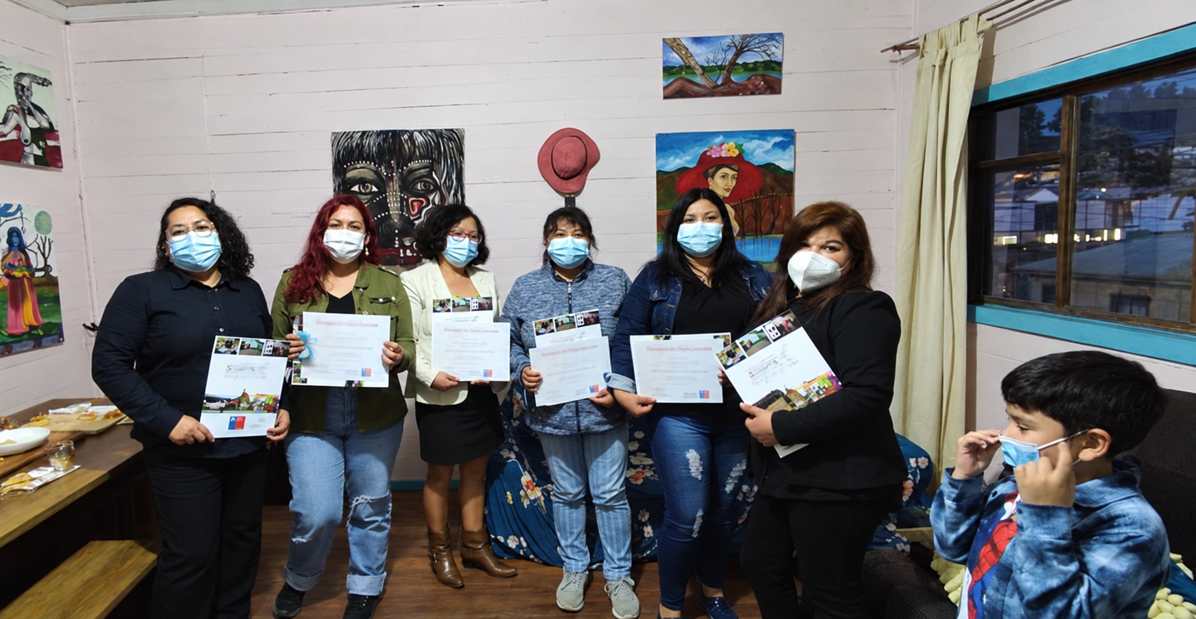 Educación comunitaria y apoyo a mujeres